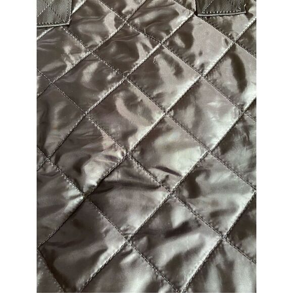 Saks Fifth Avenue women’s black nylon quilted tote bag 16 x 19 x 5 ￼ - Picture 3 of 4